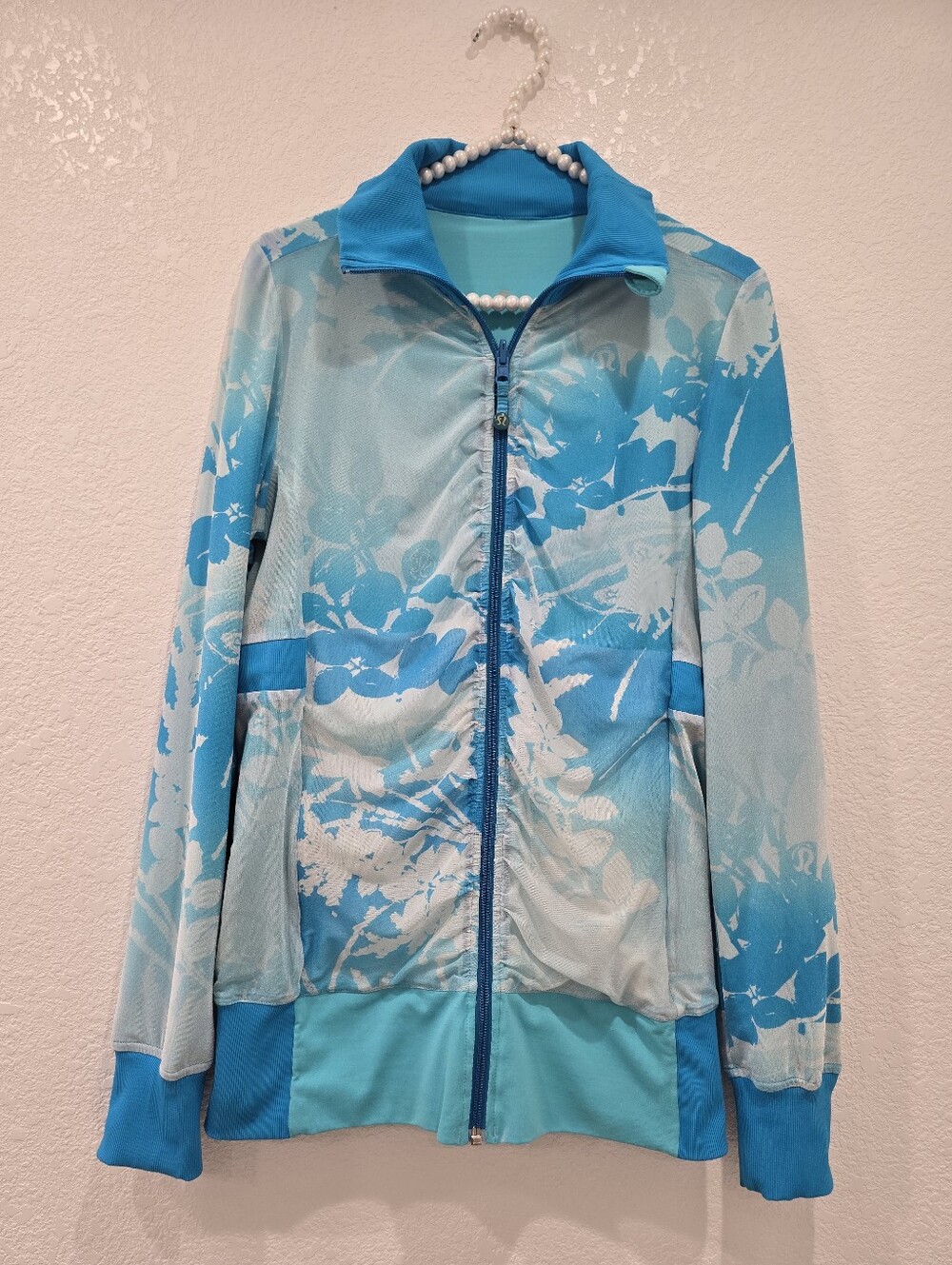 Lululemon Reversible Raja Jacket blue floral print L 8